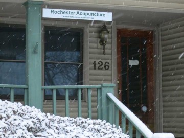 rochester_acupuncture_front_snow