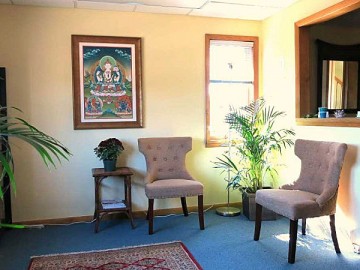 rochester_acupuncture_front_waiting_room-241deab147